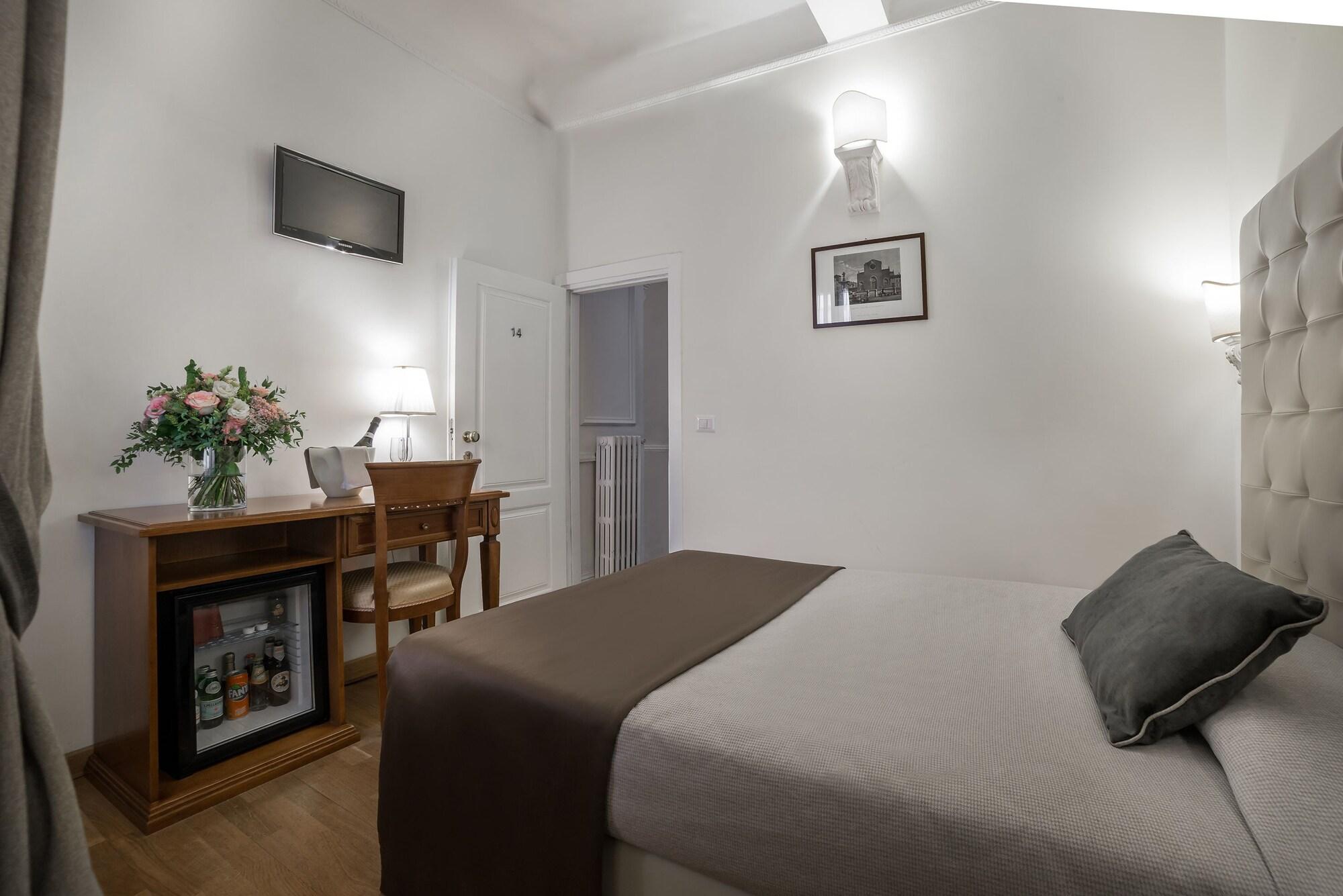 Hotel Bretagna Heritage - Alfieri Collezione Florença Exterior foto