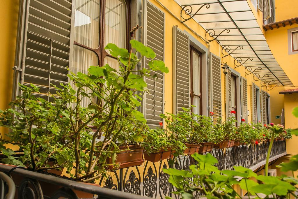 Hotel Bretagna Heritage - Alfieri Collezione Florença Exterior foto